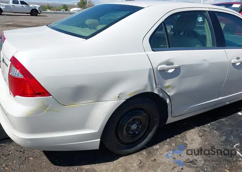 2010 Ford Fusion Hybrid from USA, damaged, VIN 3FADP0L32AR220346